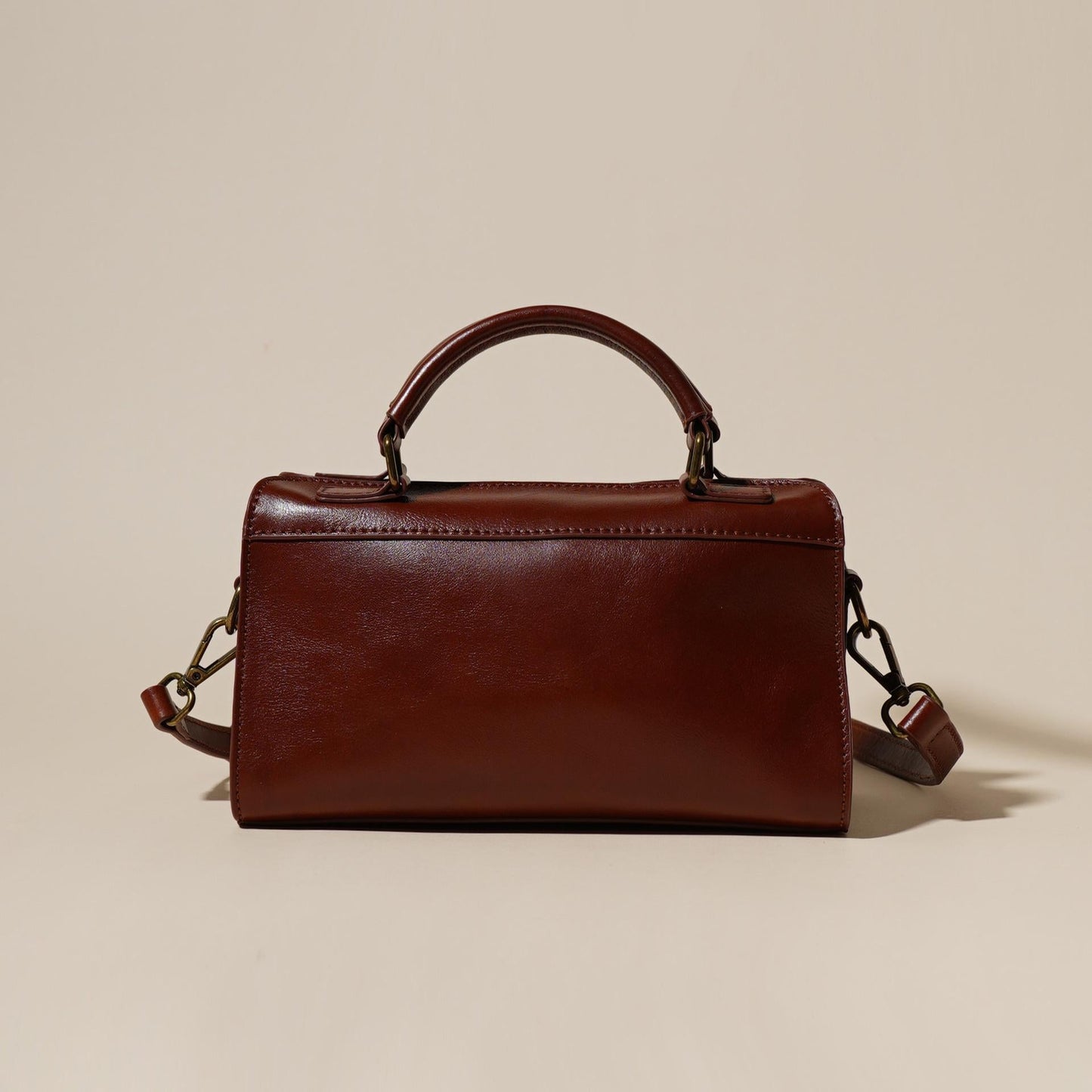 Women's Oil-Waxed Cowhide Doctor-Style Boston Bag