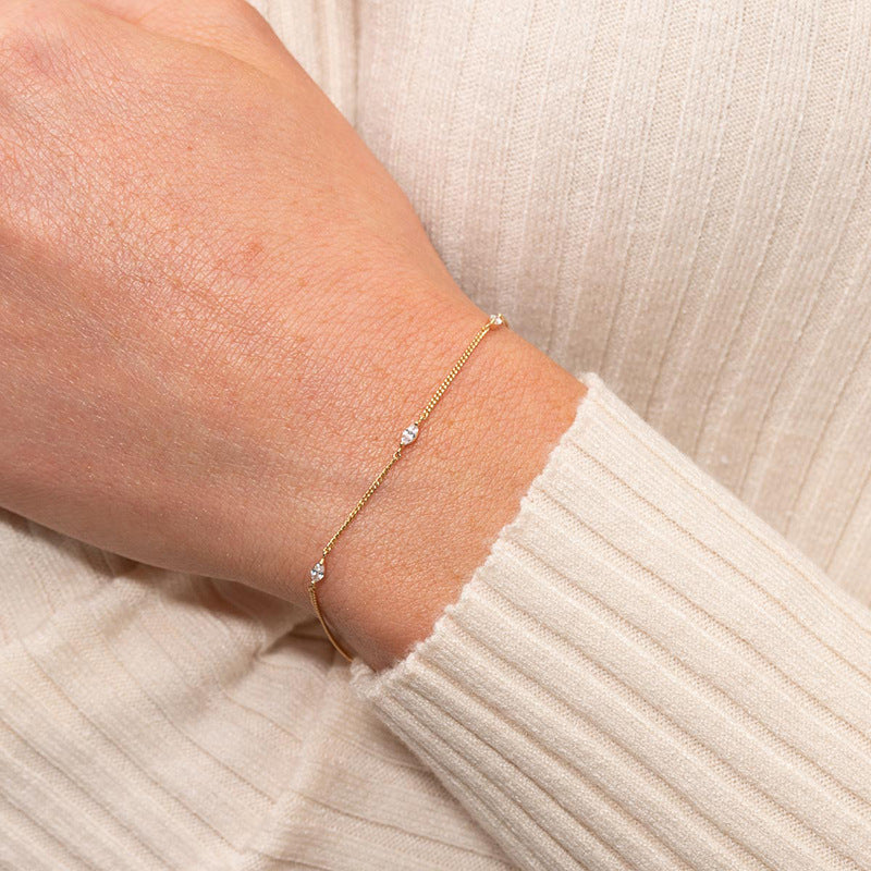 “Heartline Eclat” S925 Sterling Silver Zircon Heart Bracelet