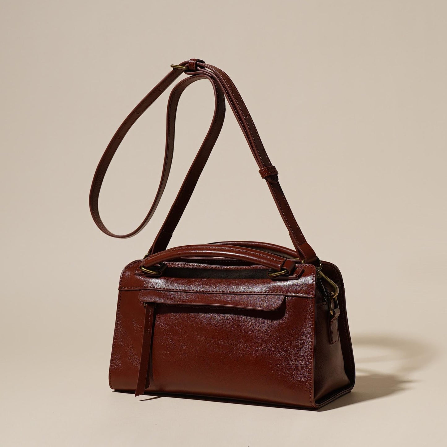 Women's Oil-Waxed Cowhide Doctor-Style Boston Bag