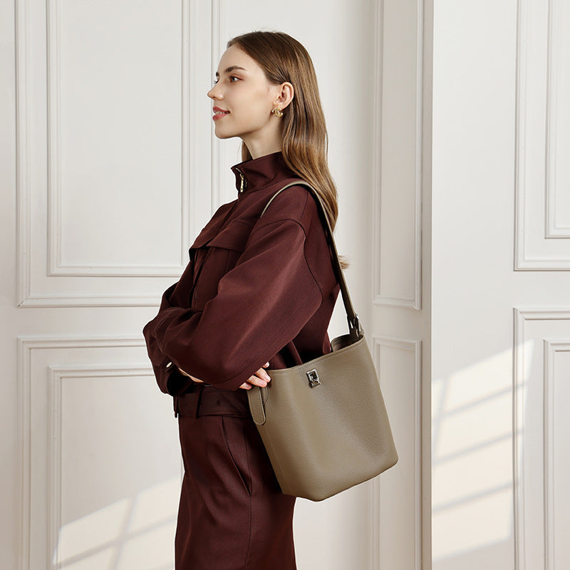 Women's Full-Grain Cowhide Sculpted Bucket Bag with Turn-Lock