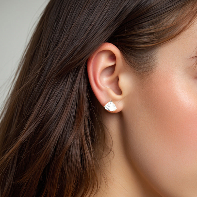 “Seaside Fan” S925 Sterling Silver Fan-Shaped Shell Stud Earrings