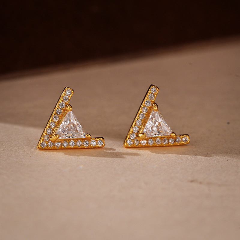 “Vela” S925 Sterling Silver Pavé V-Shaped Stud Earrings