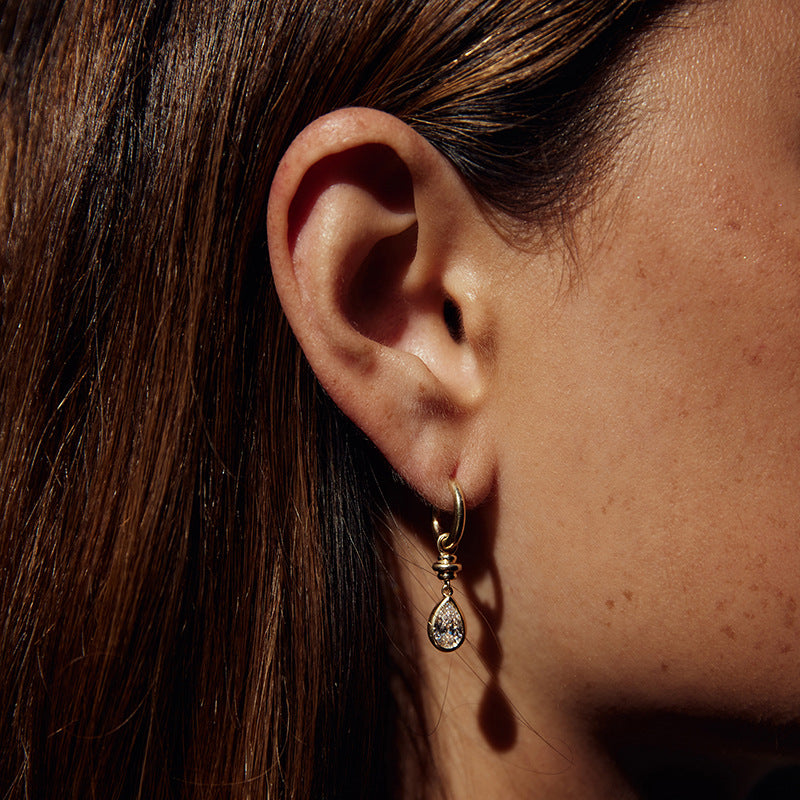 “Dewdrop Elegance” S925 Sterling Silver Teardrop Zircon Earrings