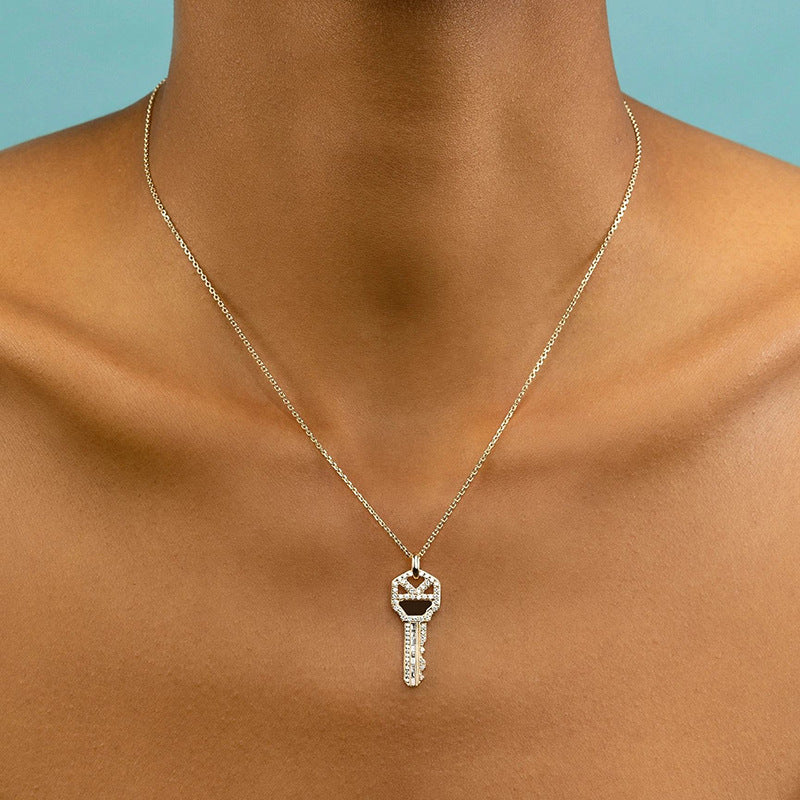 “Key Muse” S925 Sterling Silver Sparkling Key Pendant Necklace