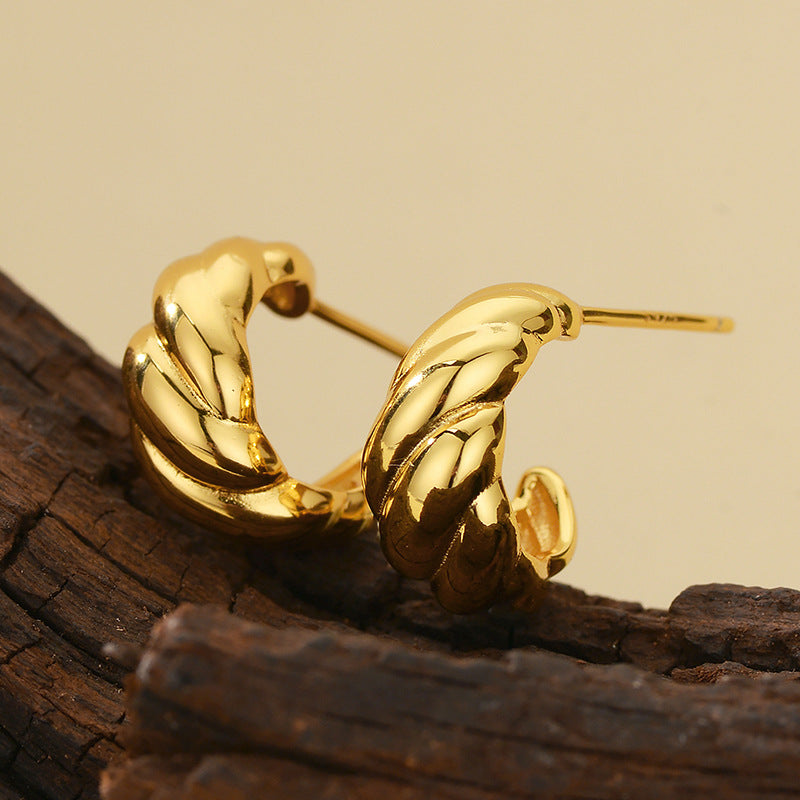 “Croissant Curve” S925 Sterling Silver Croissant-Shaped Stud Earrings
