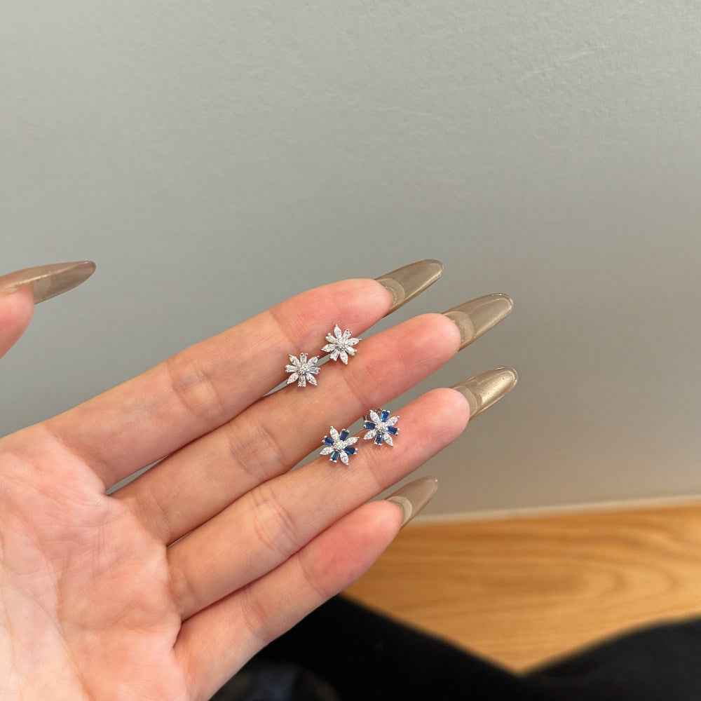 Snowburst Éclat S925 Silver Icy Crystal Snowflake Stud Earrings