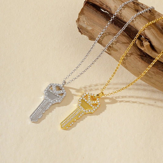 “Key Muse” S925 Sterling Silver Sparkling Key Pendant Necklace