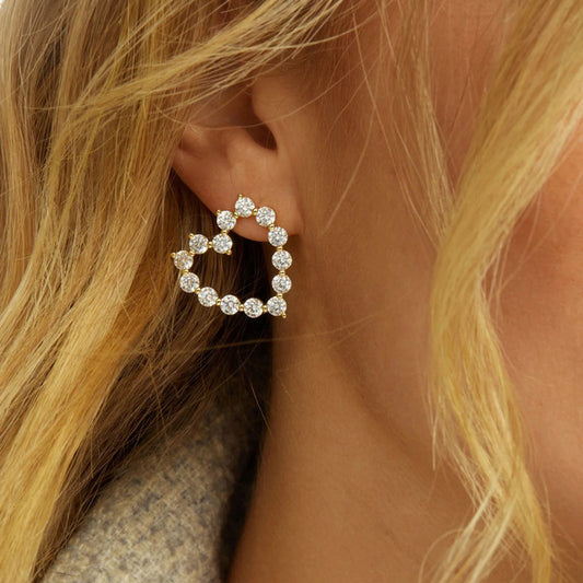 “Heart Eclat” S925 Sterling Silver Sparkling Heart Stud Earrings