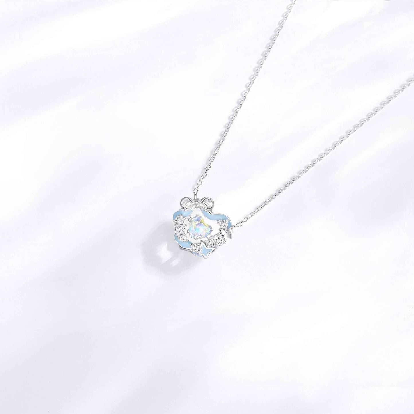 Luna Pulse Moving Heart Wreath Necklace 925 Sterling Silver Zircon