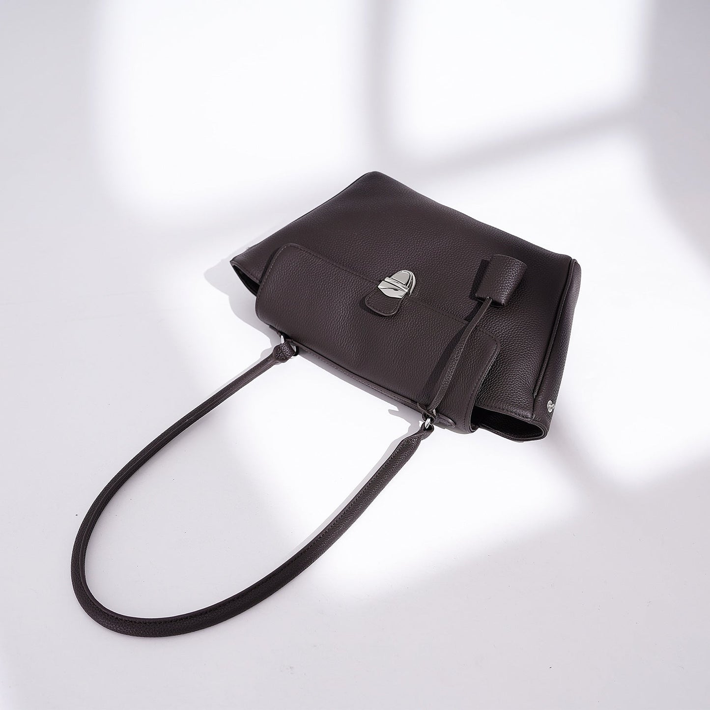 Women's Pebbled Cowhide Winged Flap Tote with Detachable Strap