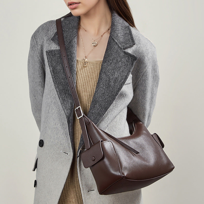 Women's Full-Grain Vegetable-Tanned Leather Tote Bag with Side Pockets