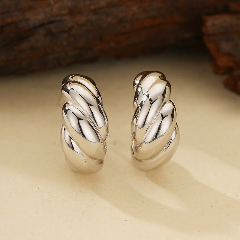 “Croissant Curve” S925 Sterling Silver Croissant-Shaped Stud Earrings