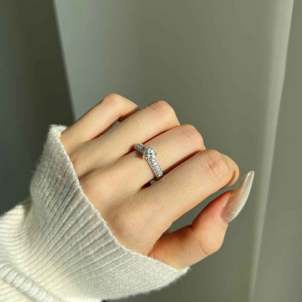 925 Sterling Silver Heartfire Luxe 0.8CT Heart-Cut Moissanite Pavé Ring
