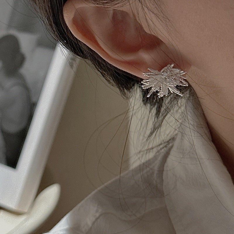 S925 Sterling Silver Floral Cluster Earrings Pearl Flower Stud Elegant Design