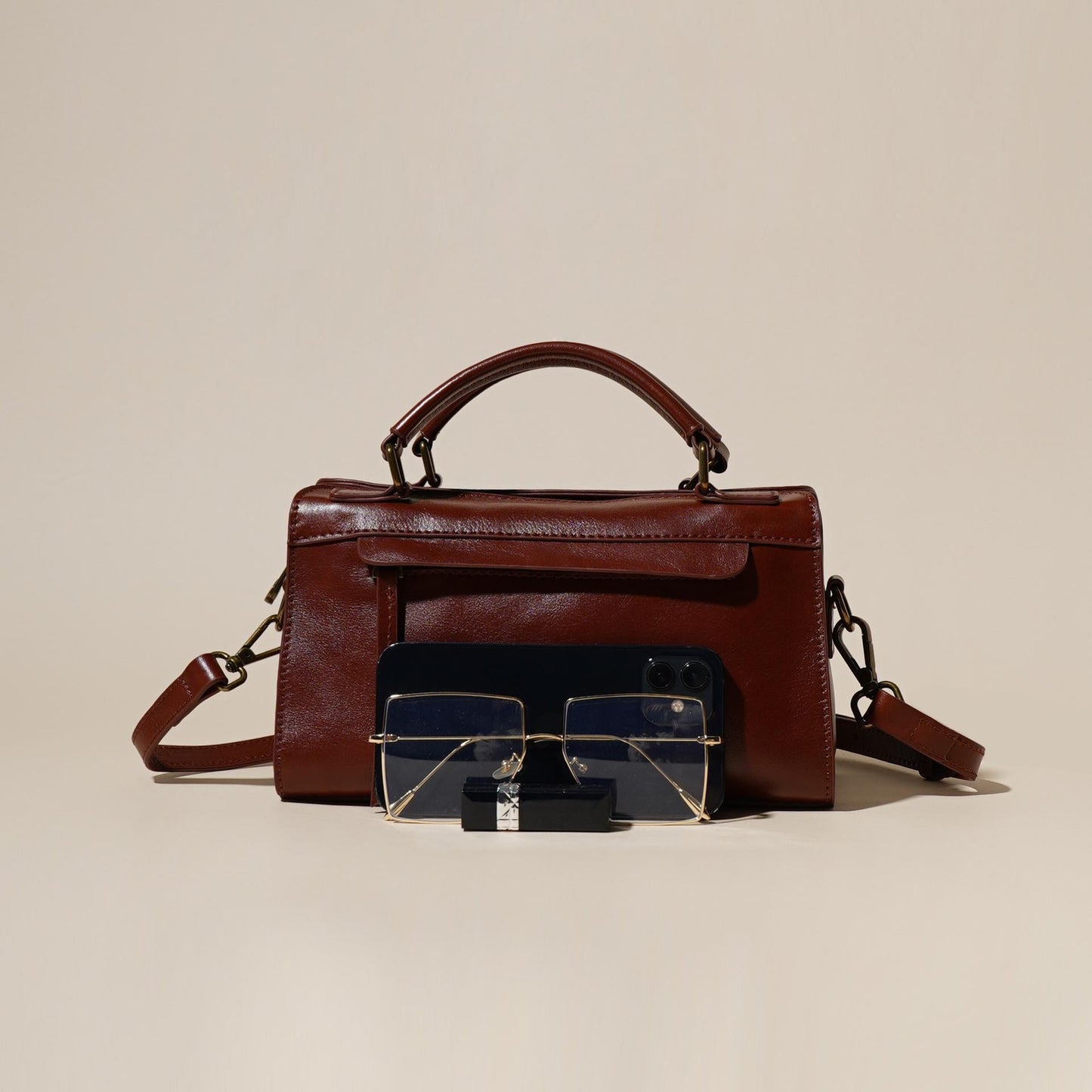 Women's Oil-Waxed Cowhide Doctor-Style Boston Bag