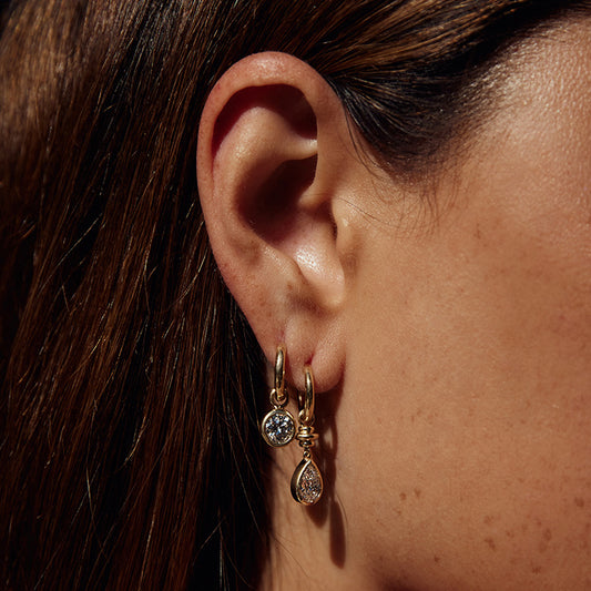 “Dewdrop Elegance” S925 Sterling Silver Teardrop Zircon Earrings