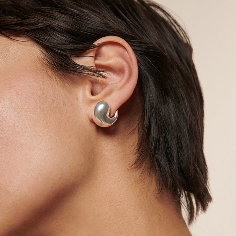 “Infinity Muse” S925 Sterling Silver Infinity Stud Earrings
