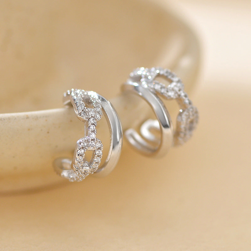“Vela Loop” S925 Sterling Silver V-Shaped Zircon Stud Earrings
