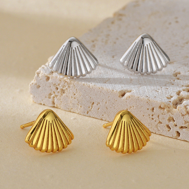 “Seaside Fan” S925 Sterling Silver Fan-Shaped Shell Stud Earrings