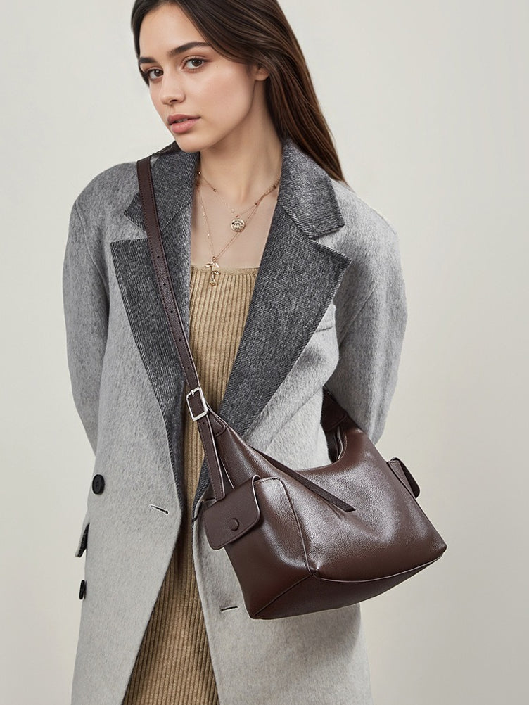 Women's Full-Grain Vegetable-Tanned Leather Tote Bag with Side Pockets