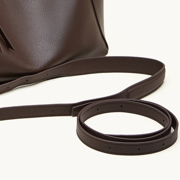 Women's Full-Grain Vegetable-Tanned Leather Tote Bag with Side Pockets