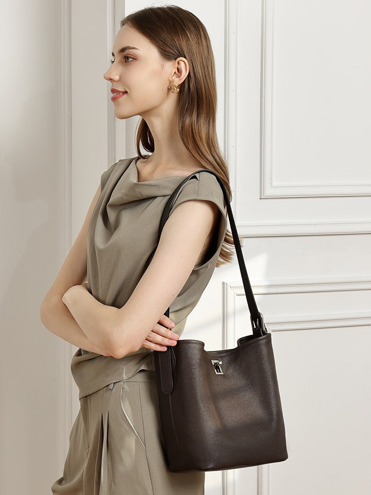 Women's Full-Grain Cowhide Sculpted Bucket Bag with Turn-Lock